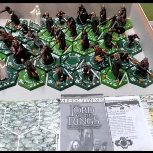 Lord of the Rings Large Combat Hex Collection like new