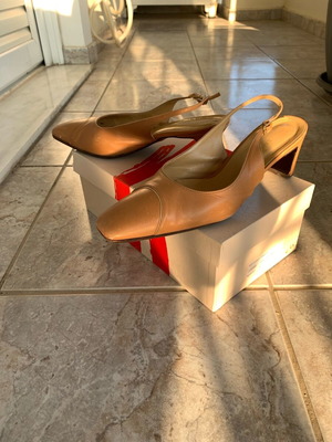 Haralas leather shoes used, size 37.5