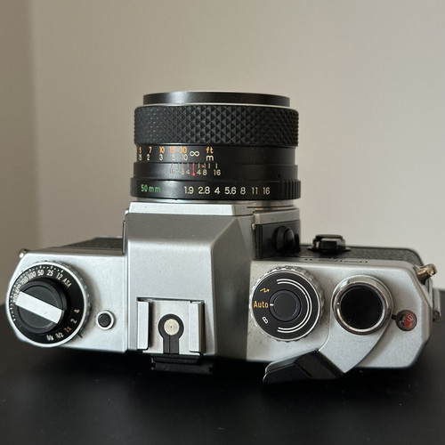 Yashica FRii camera with DSB 50mm f/1.9 lens like new