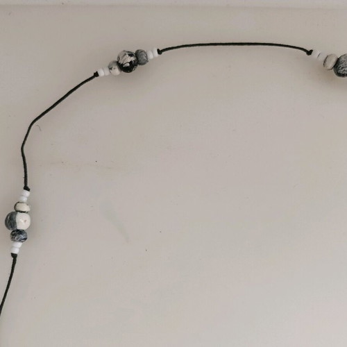 Boho statement necklace with feathers like new, black and white
