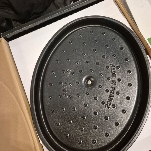 Staub Oval Cocotte 37cm 8L Cherry αχρησιμοποίητη με κουτί