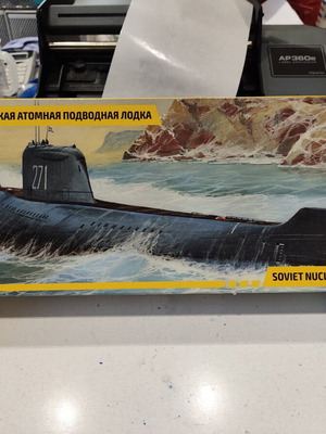 K-19 Soviet Nuclear Submarine Model Kit 1/350 Zvezda new