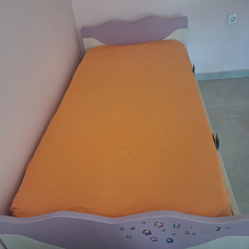 Children's bed with mattress, slightly used, 0.90 x 2.00 m