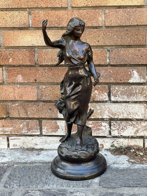 Bronze statue of woman in motion used, classic style, 52 cm