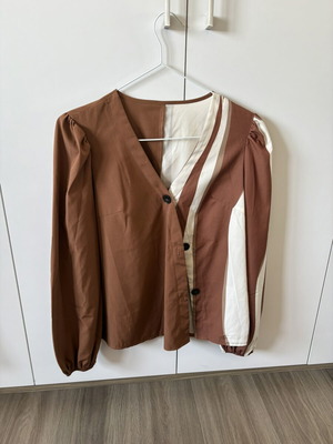 Shein shirt like new, brown and white office blouse size S