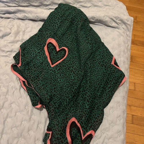 Scarf like new with tiger print and hearts pattern