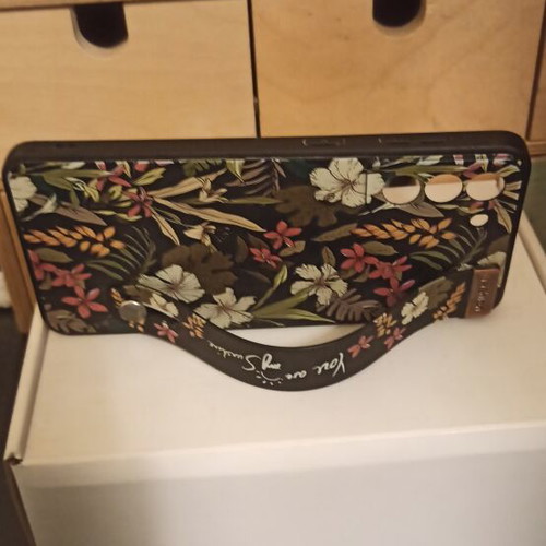 Samsung Galaxy S21 case like new, floral design