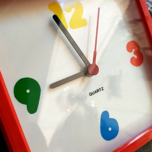 Colorful quartz wall clock used, 20cm x 20cm