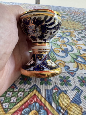 Vintage Ikaros floral egg holder