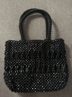 Womens shoulder handbag like new, black