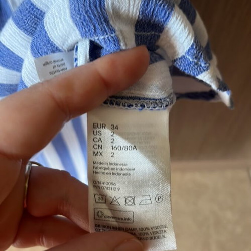 Sleeveless women's shirt H&M XS 100% viscose like new, white and blue