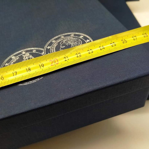 Velvet luxury case for 90 collectible two-euro coins new