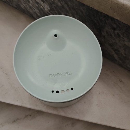 Water fountain for cats and dogs like new, cable operated