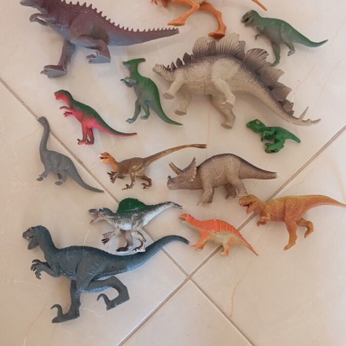 Dinosaur figures used, set of 14