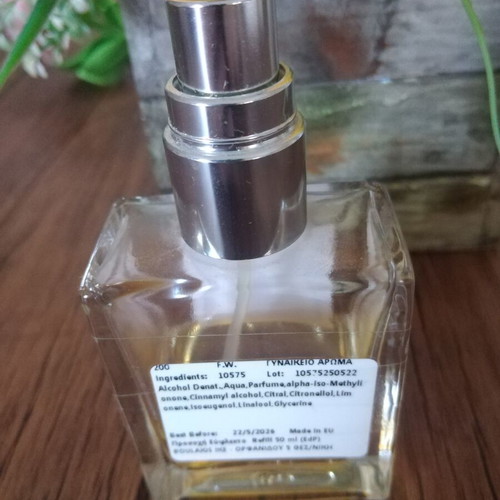 Summer fruity perfume