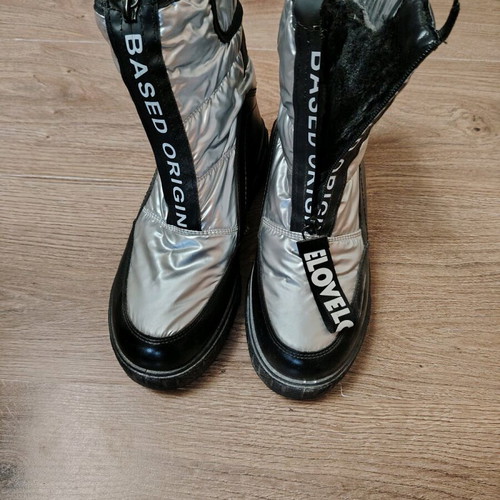 Women's boots new, size 39