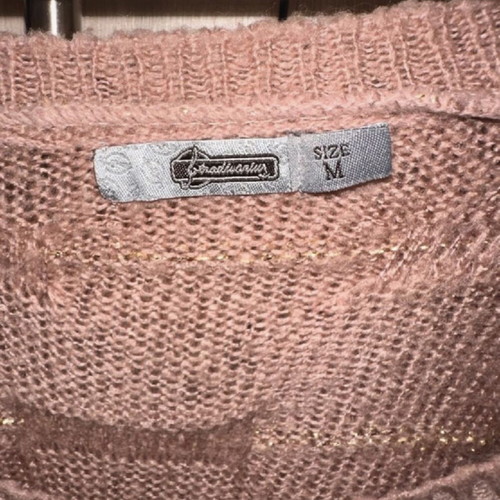 Stradivarius light sweater pink - dusty apple with gold thread like new