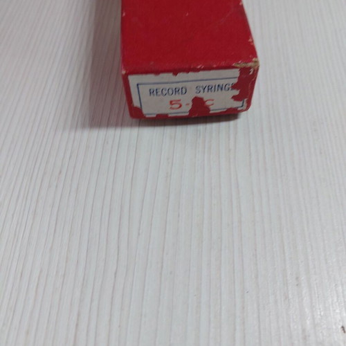 Glass syringe 5cc from the 1960s like new