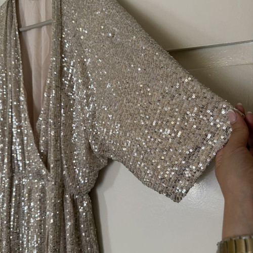 Midi dress gold sequins like new, size XXL