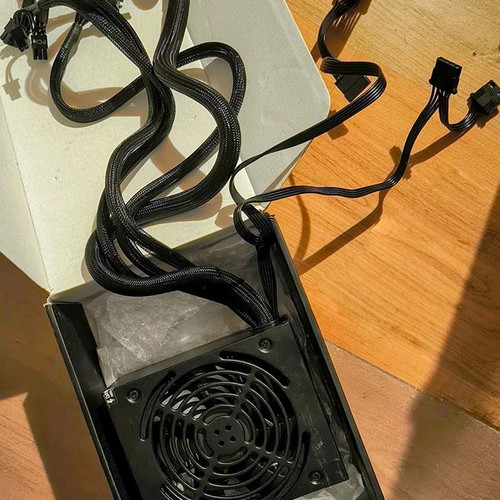 Corsair CX750 750W 80 Plus Bronze ATX power supply new