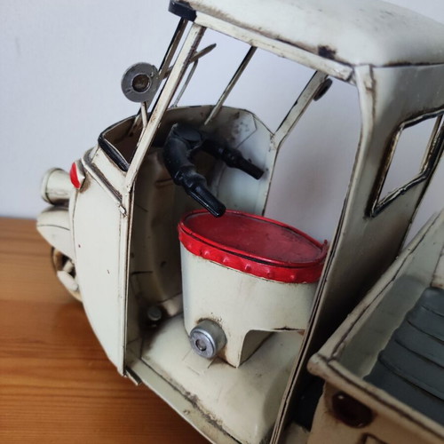 Piaggio Ape 1957 metal miniature Vespa three-wheeler truck