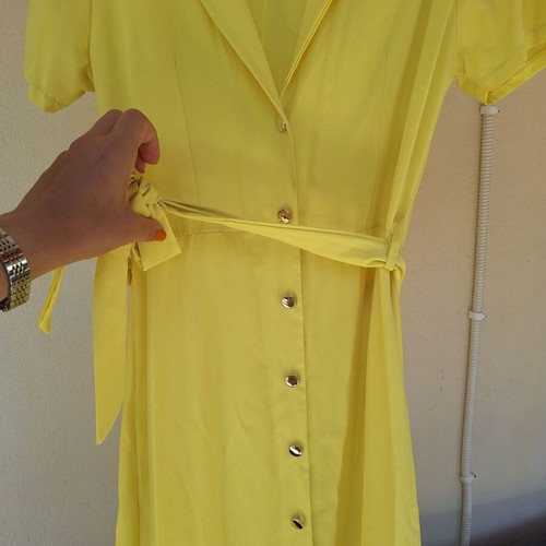 Yellow maxi dress with buttons and belt like new