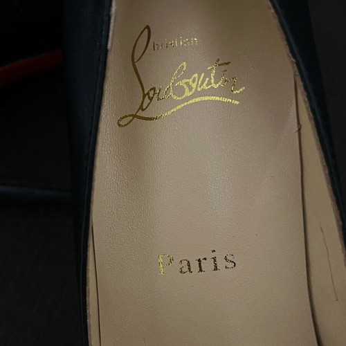 Christian Louboutin Kate black leather pumps size 39