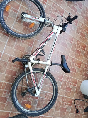 Ideal 24-inch bicycle used with front suspension and 6 speeds