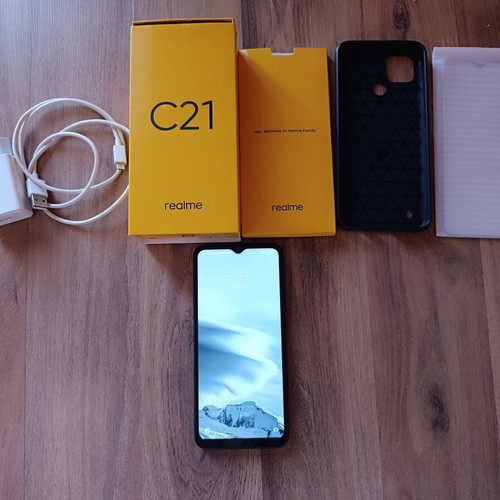 Realme C21 smartphone like new, 4GB RAM, 64GB storage, black