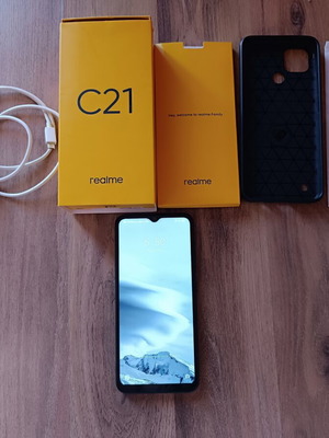 Realme C21 smartphone like new, 4GB RAM, 64GB storage, black
