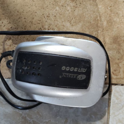 Resun air pump used with two outlets