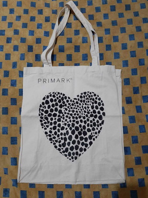 Primark UK дамска чанта за през рамо за пазаруване нова, черно-бяла
