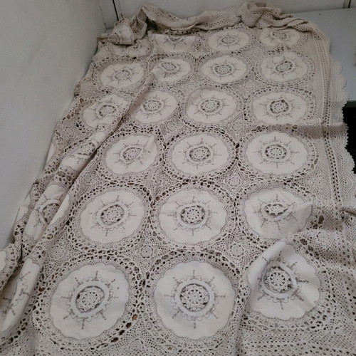 Embroidered tablecloth with lace and handmade crochet