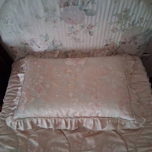 Single bed with mattress like new, 1.90x0.90 m