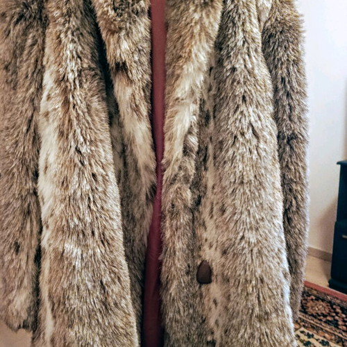 Statement Vintage faux fur coat like new, gray and beige