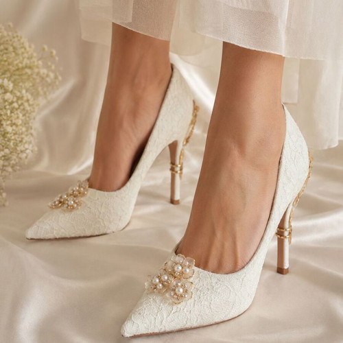 Handmade bridal shoes with romantic lace and golden details size 38