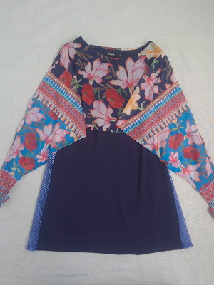Desigual women's floral tunic size M like new, colorful