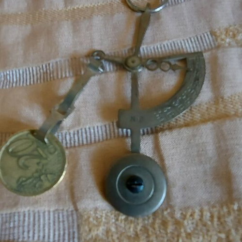 Old French scale France 1870 used with box