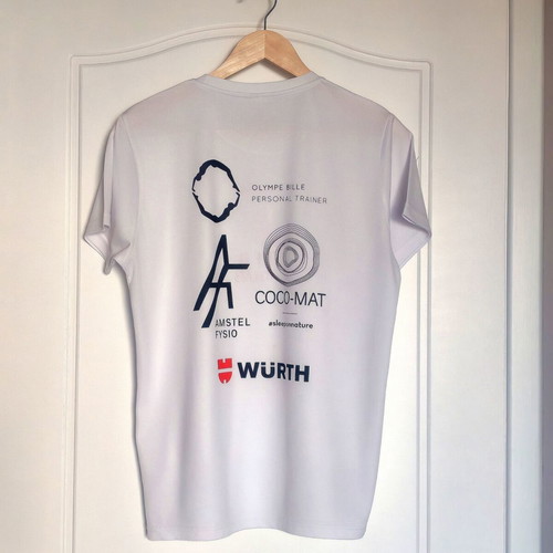 We All Run 4 Estia Unisex T-shirt size S like new