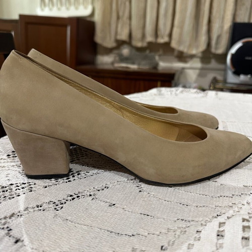 Askardis Ioakeim pumps used, beige, size 38