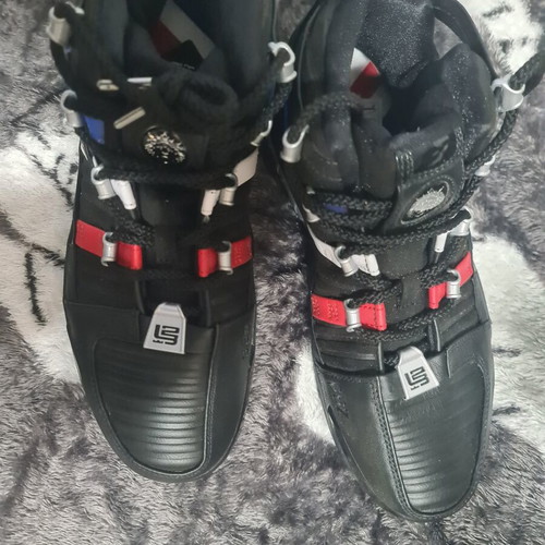 Nike Zoom LeBron III 3 QS sneakers size 42.5 new, black