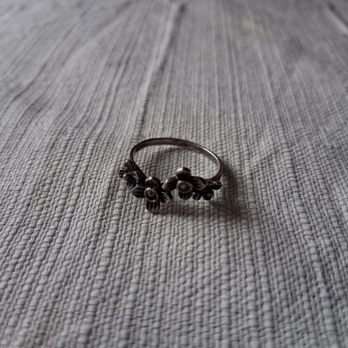 925 Silver Ring used with flowers and strass decoration