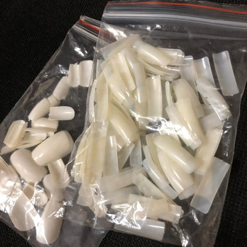 Nail tips 185 pcs new, natural and white color, acrylic