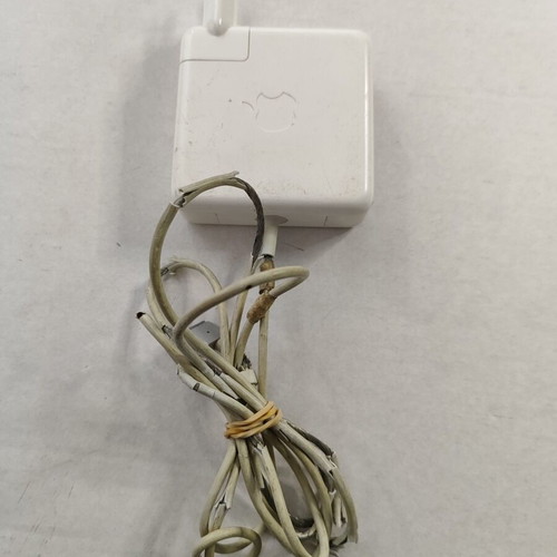 Apple διάφορα αξεσουάρ μεταχειρισμένα, σετ με καλώδια, ακουστικά και κουτιά