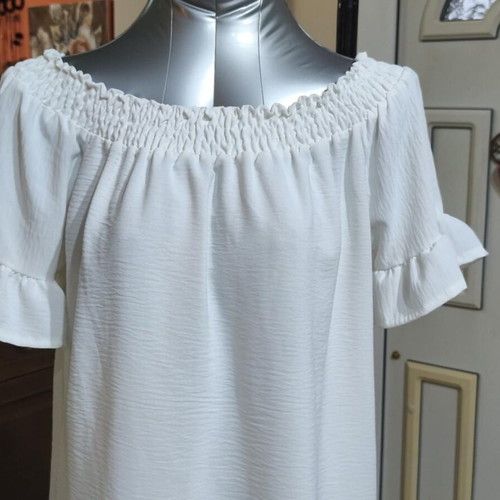 White off-shoulder blouse like new, size M-L