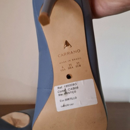 Carrano pumps like new, size 37, turquoise