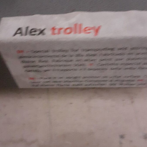 Metal trolley ZOWN like new with 4 wheels and brake
