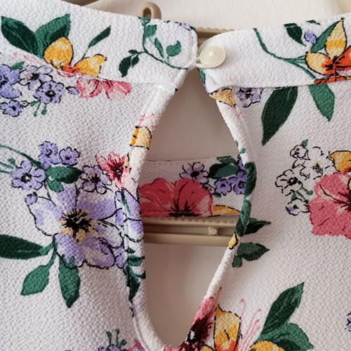 Floral Chiffon Blouse with Cut-out Neckline like new, size L