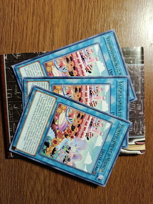 Yummyusment Mignon Yu-Gi-Oh! cards like new, set of 3