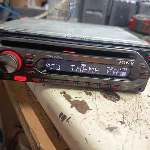 Sony Xplod CDX-GT200 car CD player